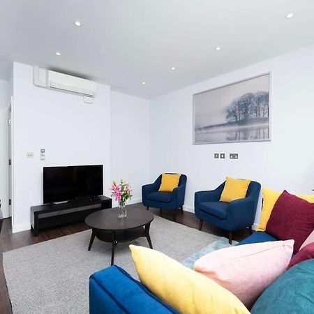 Stylish 3Br Flat In The Heart Of Soho London Lägenhet Exteriör bild