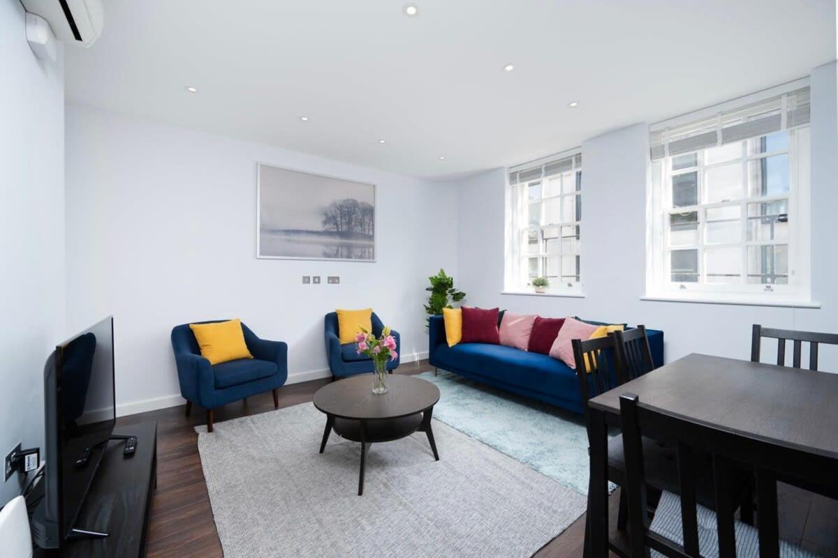 Stylish 3Br Flat In The Heart Of Soho London Lägenhet Exteriör bild