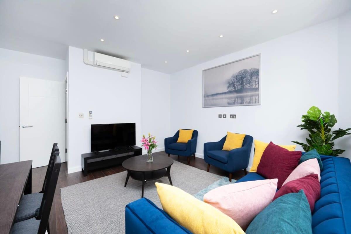 Stylish 3Br Flat In The Heart Of Soho London Lägenhet Exteriör bild